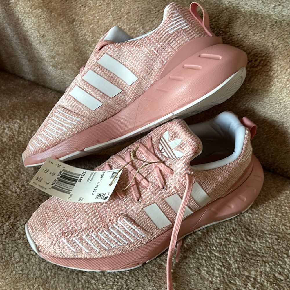 Women’s/Girls Size 4 Swift Run Adidas shoes. NEW IN BOX WITH TAGS